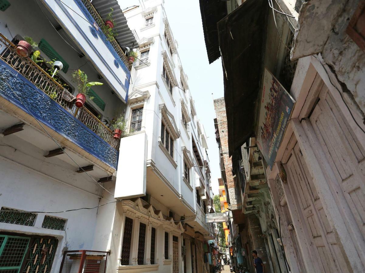 Spot On 45585 Hotel Aakash Ganga - Varanasi — Photos 1